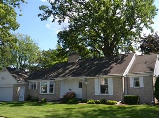 100 Parkwood Ct, Bay City, MI 48708