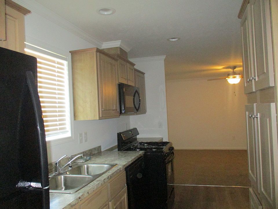 1st image of 2 Willow Dr #111