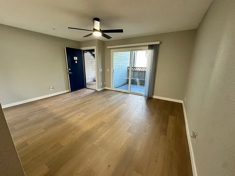 River House Apartments — Photo 47