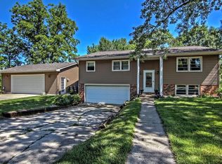 1047 Woodland Ct, Lowell, IN 46356