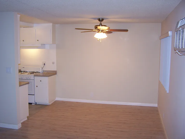 5040 Tujunga Ave #6 — Photo 21
