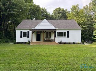 9564 Bemis Ln, Holland, OH 43528