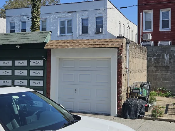 2533 East 26th Street image 3 of 6