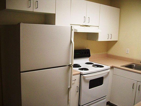 3rd image of 530 Palm Beach St APT 1
