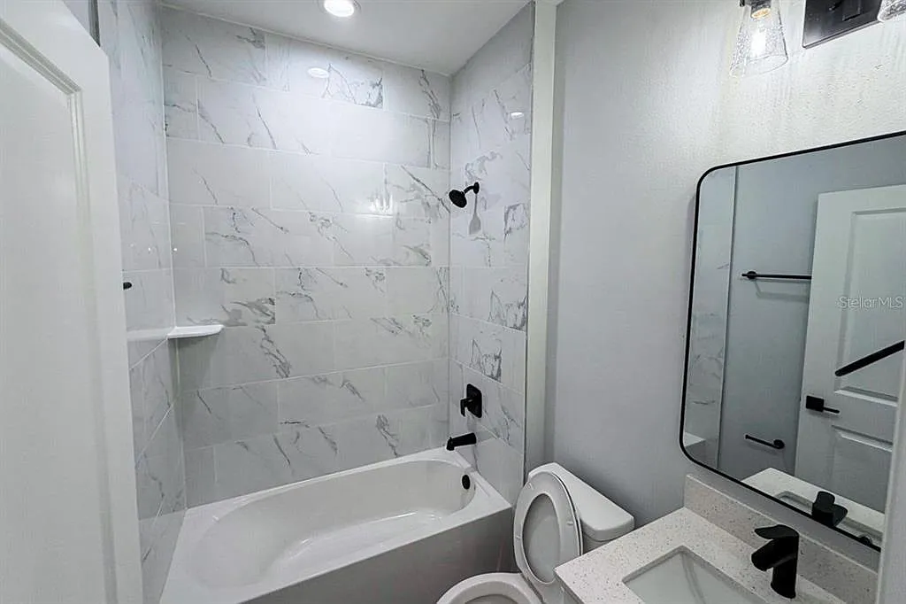 4 bed, 2.0 bath, 1636 sqft, $2,200 — Photo 4