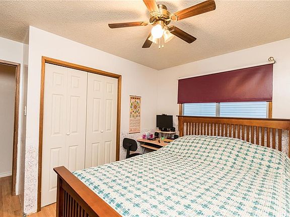 5th image of 214 Michener Cres