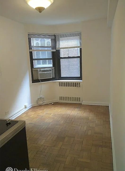 1st image of 135 E 54th St #Mr1