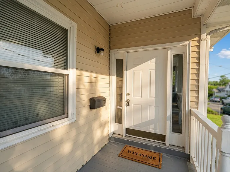 138 W Loretta Ave — Photo 3