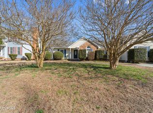 325 Peppertree Ct, Jacksonville, NC 28540