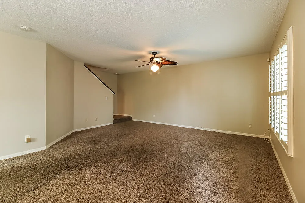3 bed, 2.5 bath, 1364 sqft, $1,985 — Photo 4
