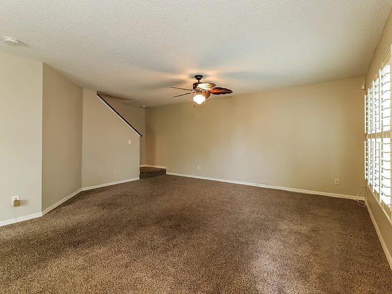7131 Waterside Dr — Photo 4