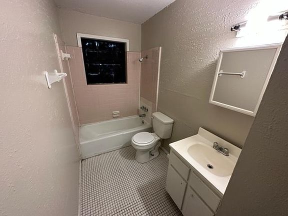 5th image of 3417 Shamrock Ct #B2