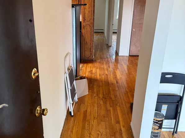 1035 E 218th St Floor 2, Bronx, NY 10469