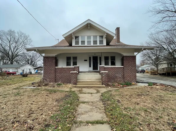 461 W Summit St, Marshall, MO 65340