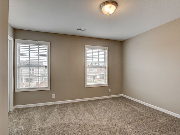 5th image of 235 Alexander Blvd