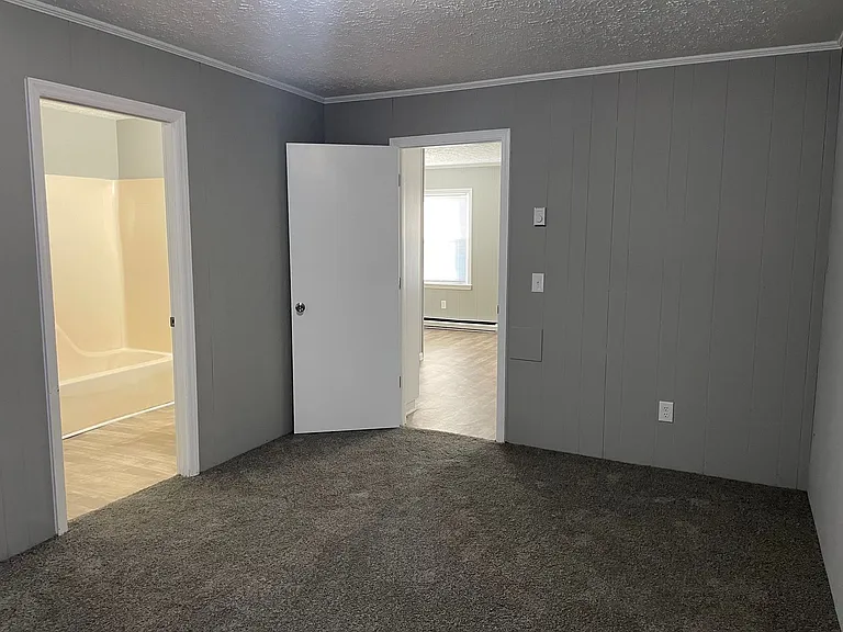 372 W Ward St — Photo 9