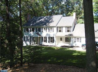 686 Valley View Ln, Wayne, PA 19087