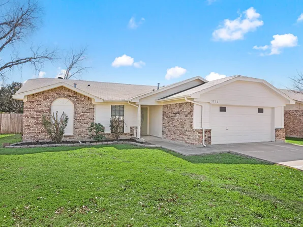 3732 Greenstone Dr, Fort Worth, TX 76137