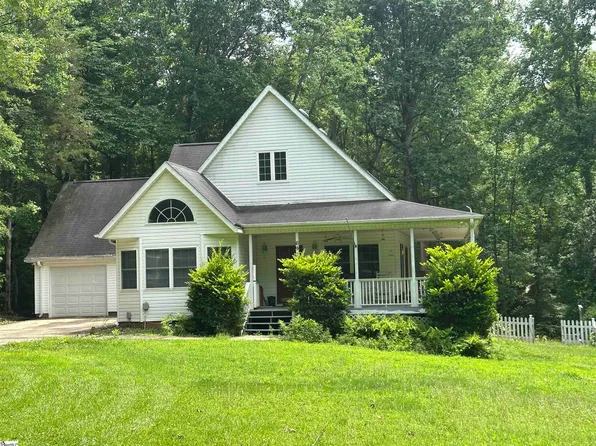693 Grandwood Blvd, Gray Court, SC 29645