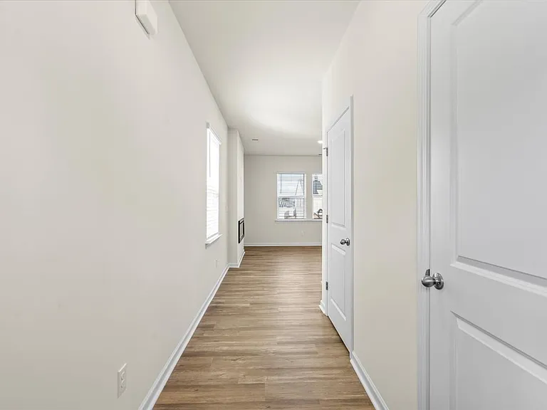 1339 37th Avenue Ln NE — Photo 11
