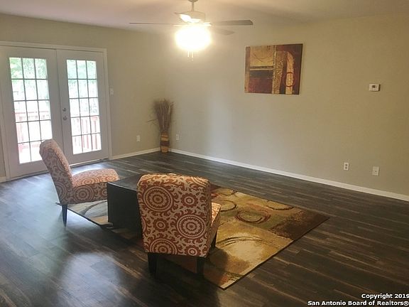 3rd image of 1520 Wisteria Ln