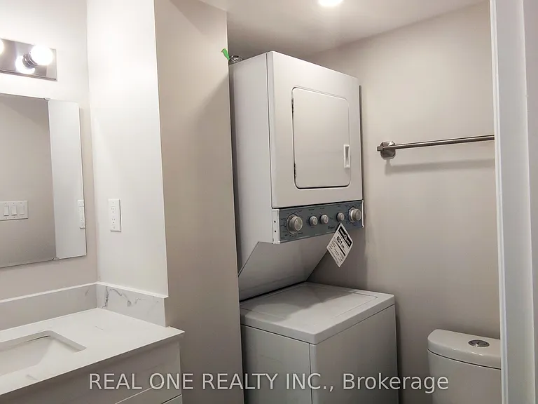 22 Cloverridge Ave #B — Photo 6