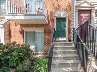 76 Cottonwood St, Jersey City, NJ 07305