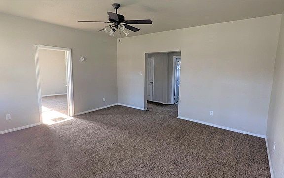3rd image of 621 E College St