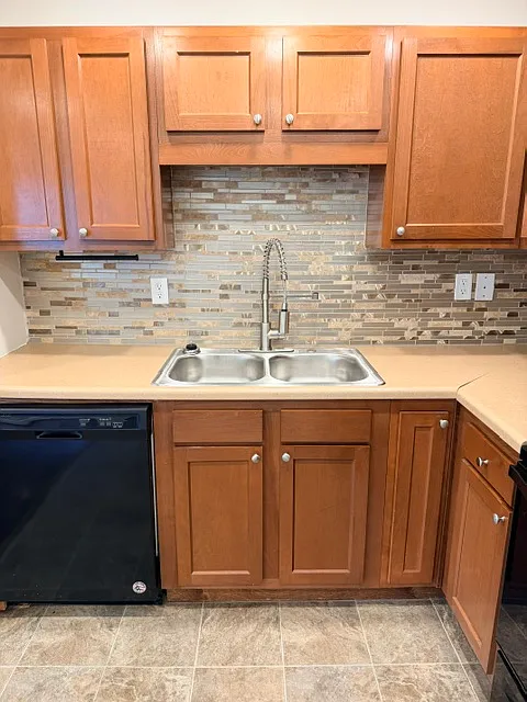 3 bed, 1360 sqft, $1,200 — Photo 4