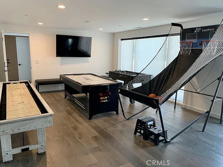 116 W Channel Islands Blvd — Photo 48