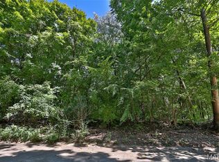 1013 Berry Ln, Edwardsville, IL 62025