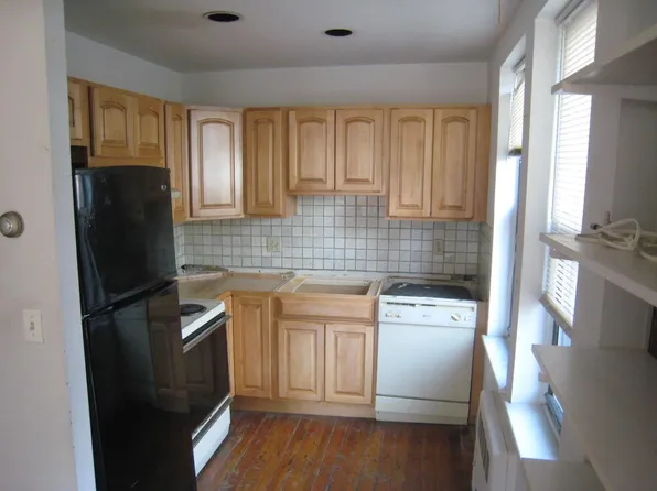 57 Charter St APT 4D, Boston, MA 02113