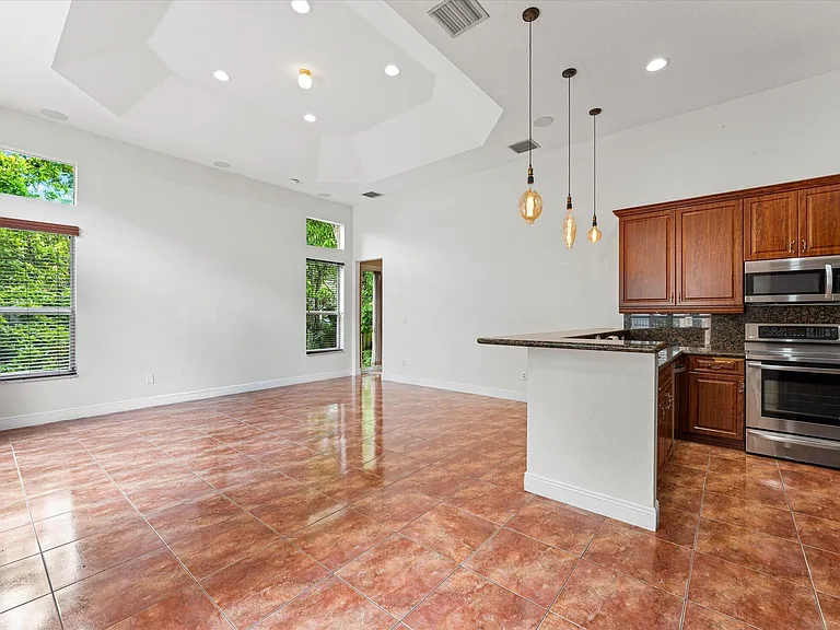 7140 Pinecreek Way — Photo 17