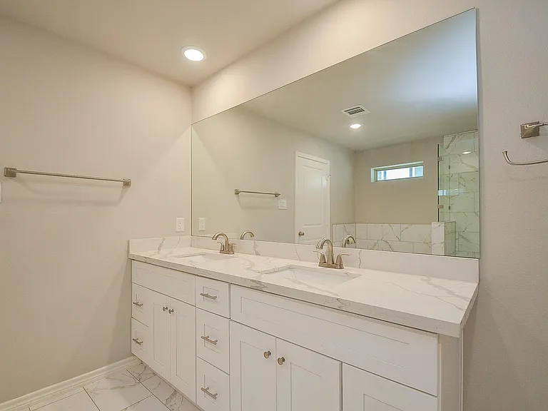 815 Easy St — Photo 18
