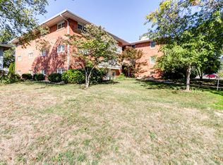 910 Lincolnshire Dr APT 101, Champaign, IL