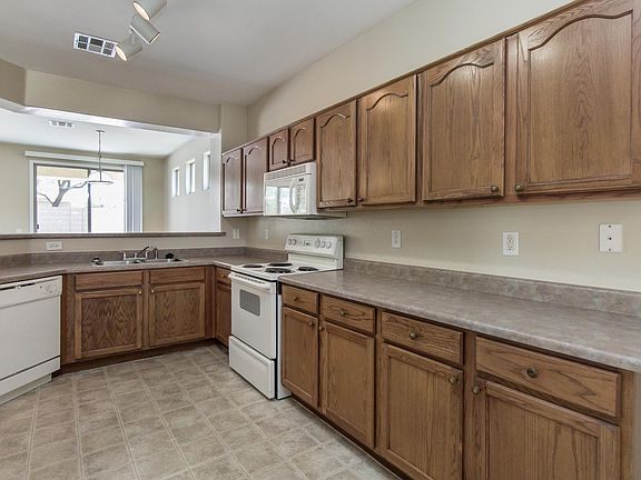 4th image of 1451 E Laurel Dr