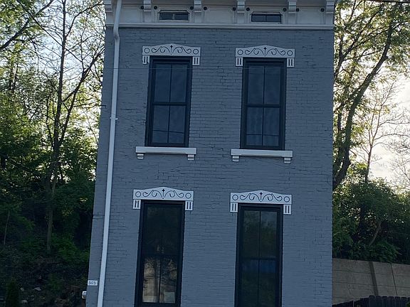2nd image of 505 Johnson St Unit 1