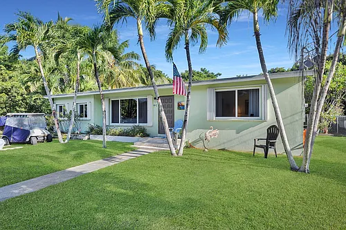 25 N Ocean Dr Photo 1