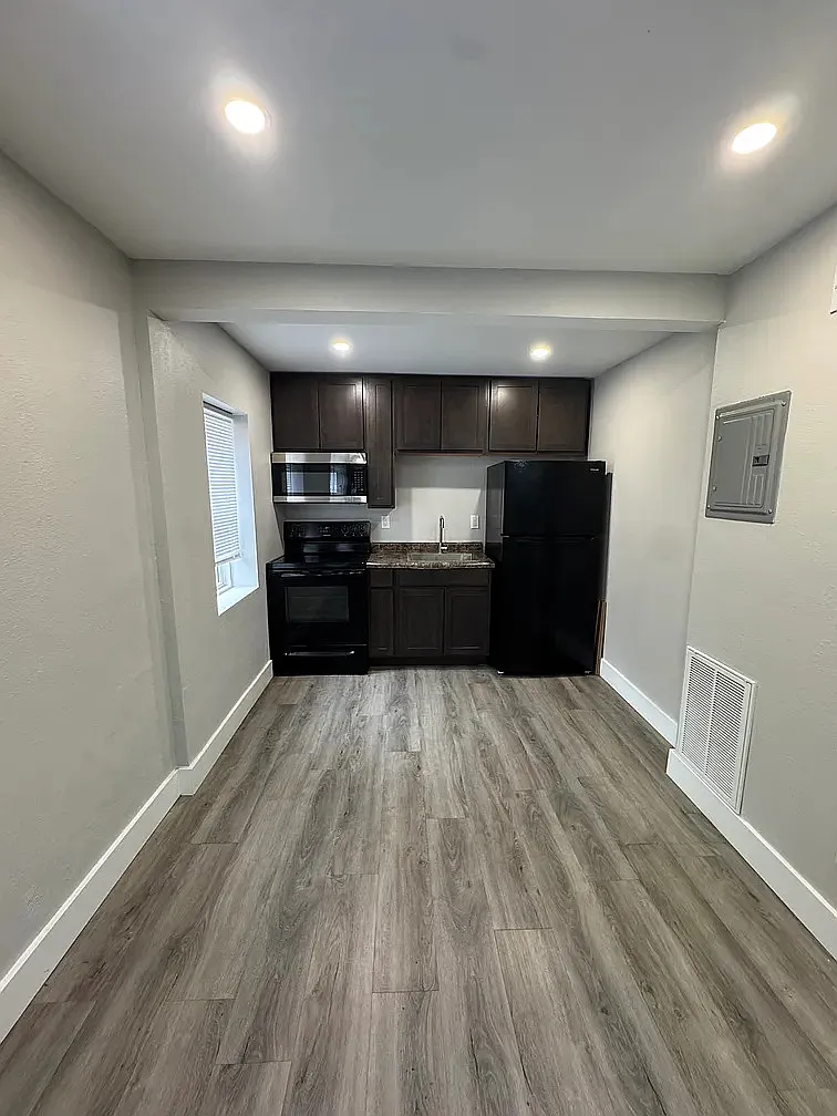 1 bed, $995 — Photo 4