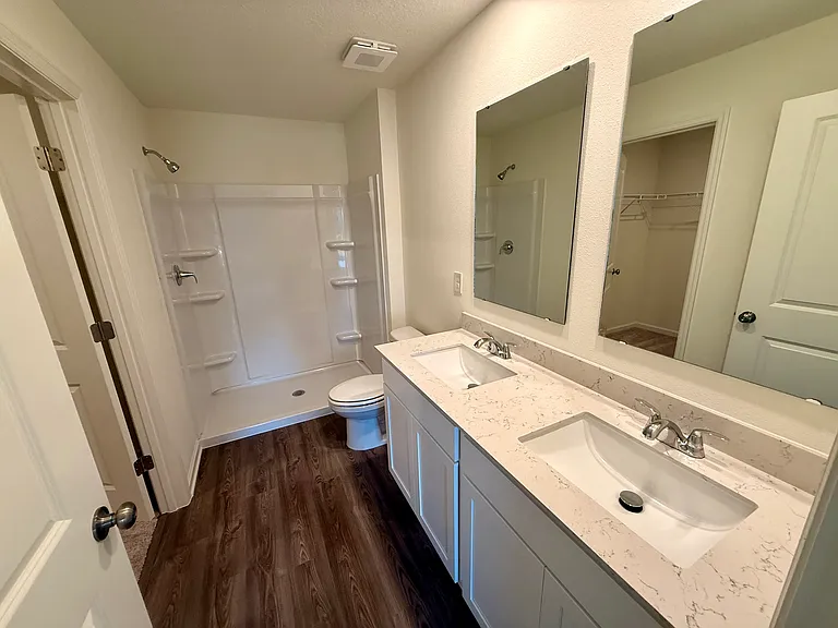 2556 NW 23rd Ave — Photo 6