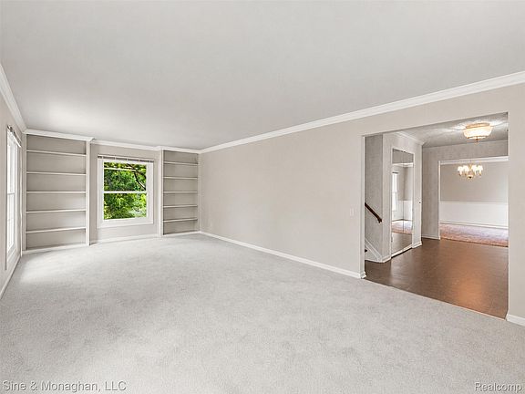 3rd image of 5505 Old Carriage Ln