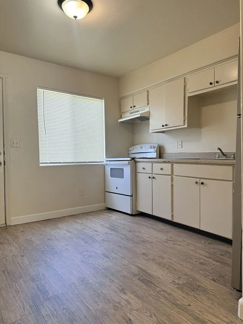 328w.13t — Photo 3