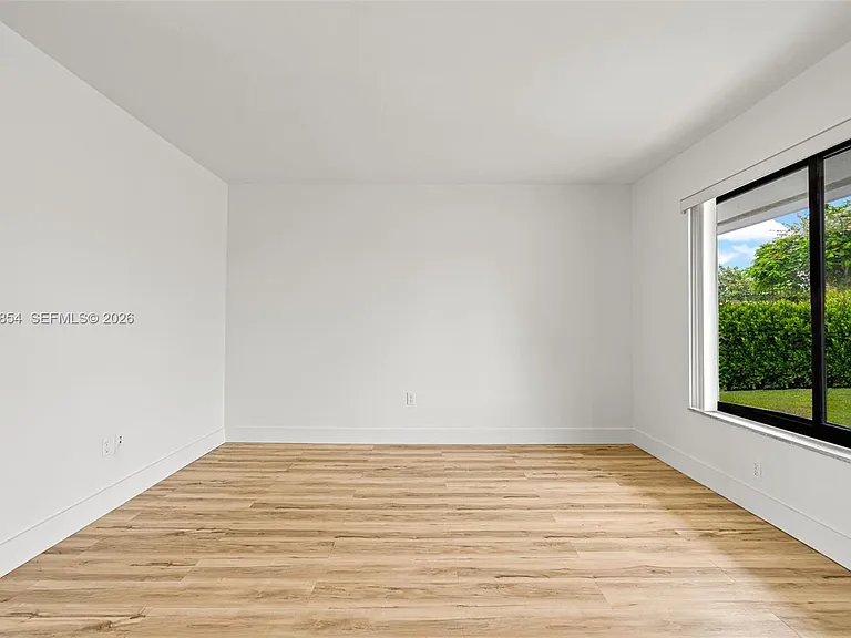 5110 SW 106th Ave — Photo 5