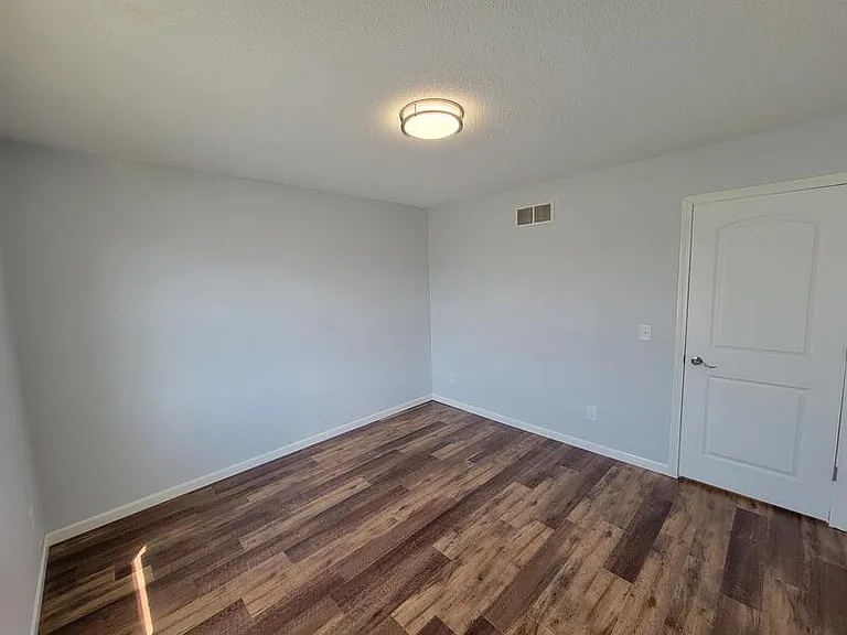 2256 Fairfax Dr — Photo 9