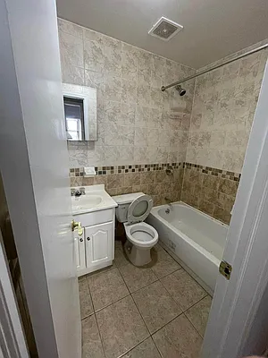 Rented by Aron Fried, LREB | media 9