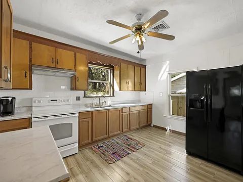 3rd image of 17 Aviles Dr #2