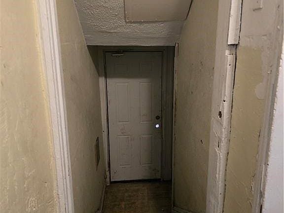 4th image of 1046 Centre Ave