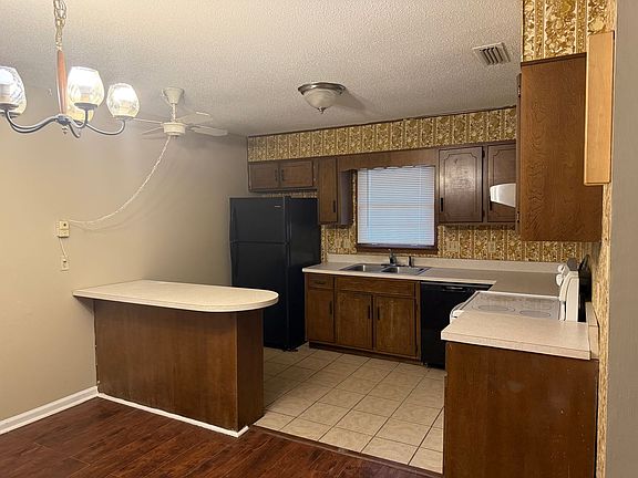 3rd image of 1794 Claudia Cir