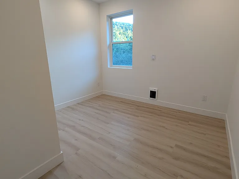 541 Eureka St — Photo 20