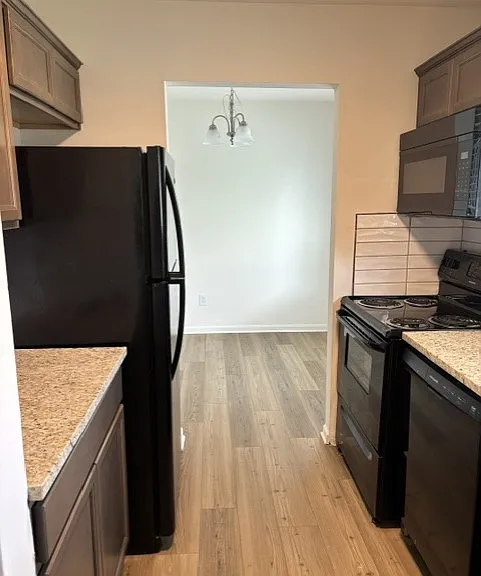 1165 Mount Rushmore Way #B — Photo 6